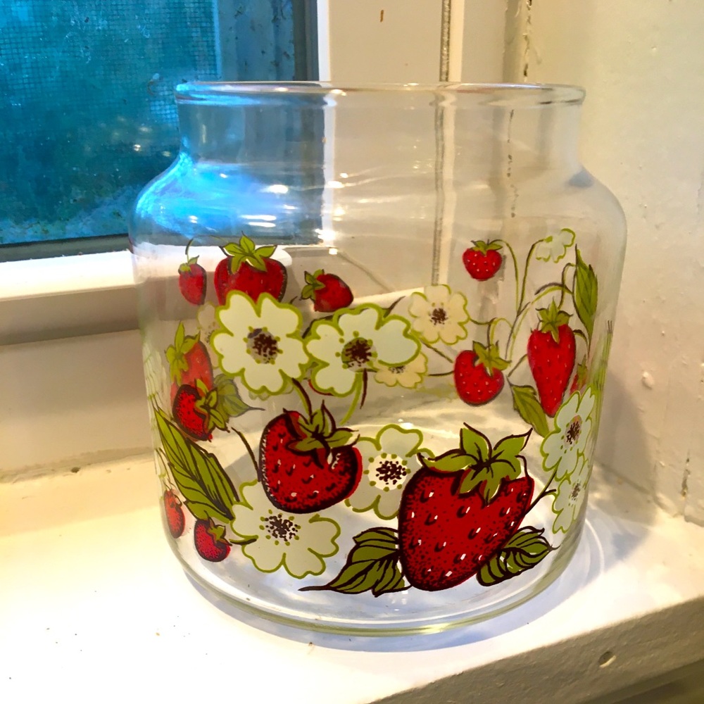 1970s Triguba Anchor Hocking strawberry glass jar